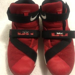 Nike Zoom LEBRON Soldier 9 Basketball Shoes Size 3